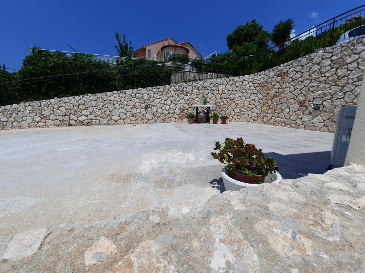 Freesia Grand Sea View Apartment Svoronata