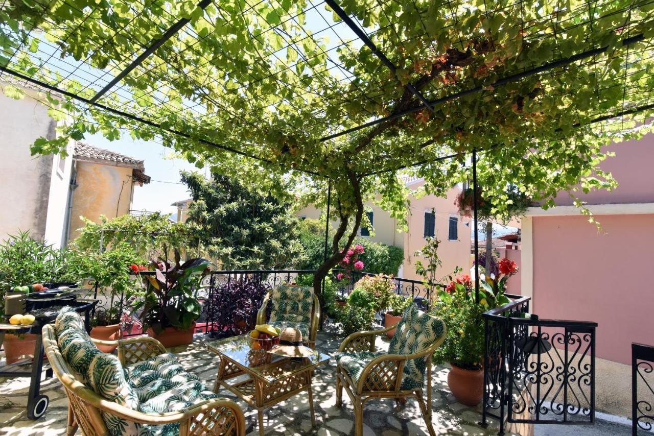 Traditional Greek Maisonette In Antiperni Village Holiday home