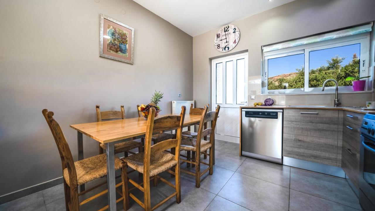 Petronila Luxury With Heated Private Pool Villa Kissamos