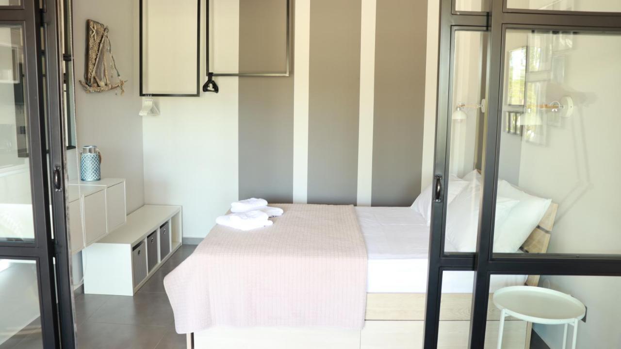 Siviri Suites *