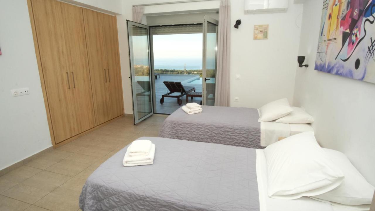 Villa Eva East, With Infinity Pool & And Panoramic Sea View Gerani (Rethymno)
