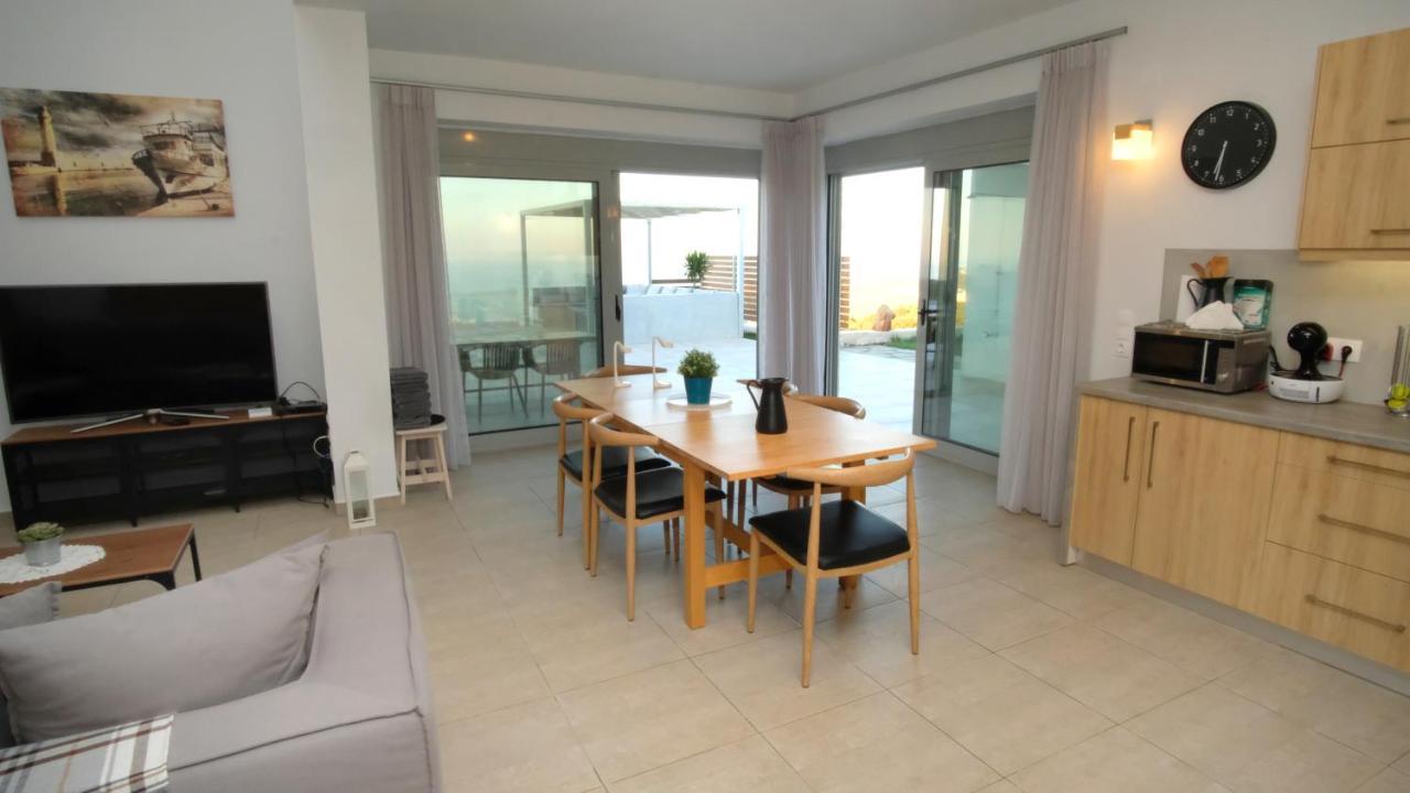 Eva East, With Infinity Pool & And Panoramic Sea View *