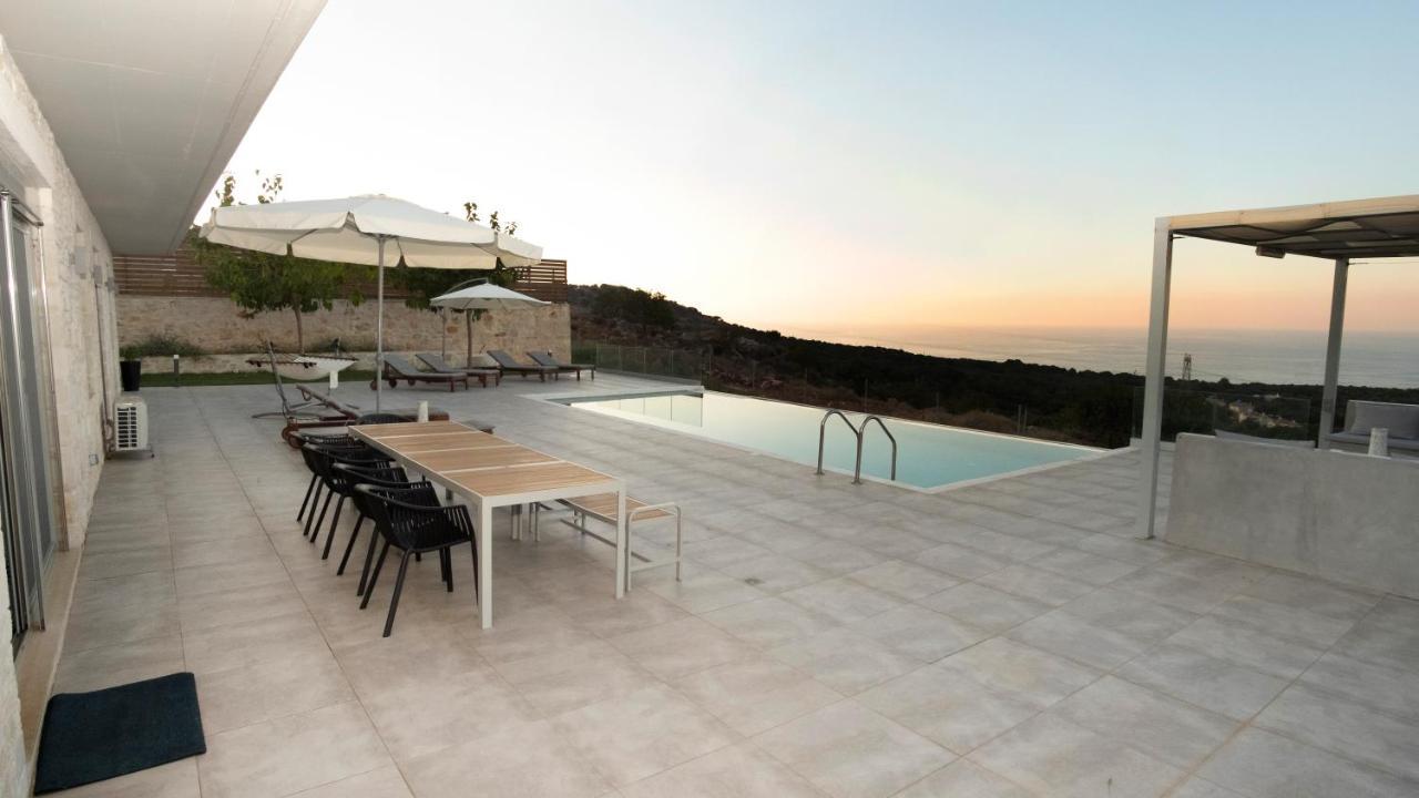 Villa Eva East, With Infinity Pool & And Panoramic Sea View *