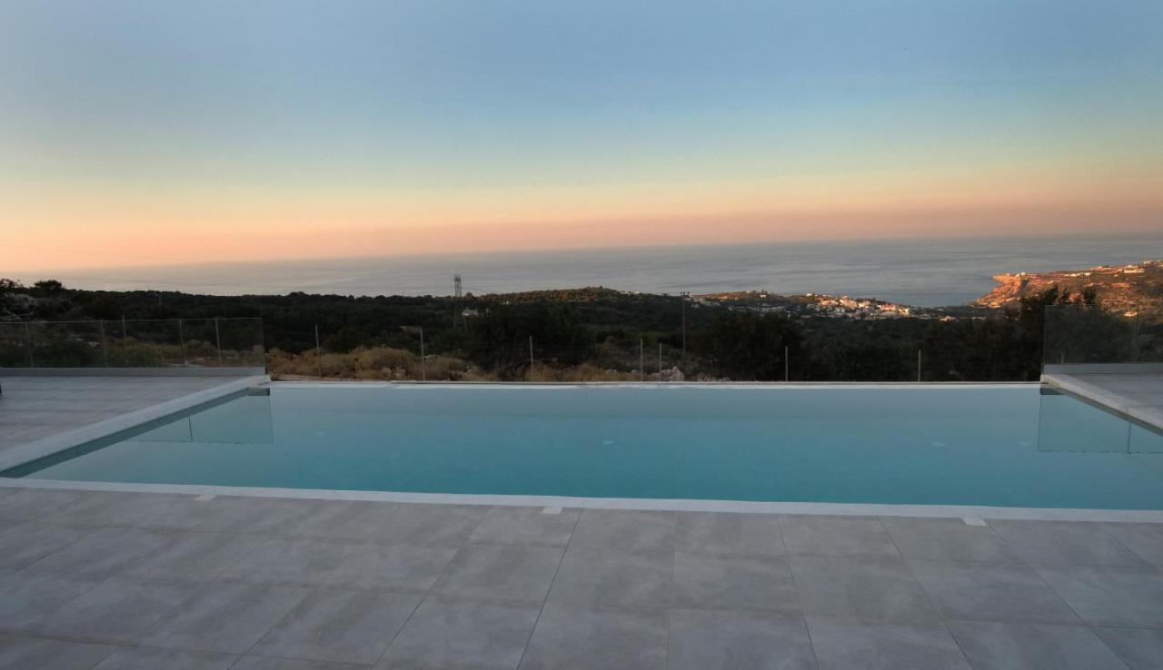 Villa Eva East, With Infinity Pool & And Panoramic Sea View Gerani (Rethymno)