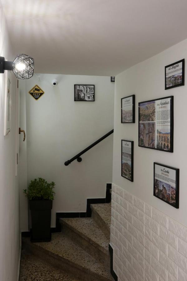 Under The Aqueduct Boutique House *
