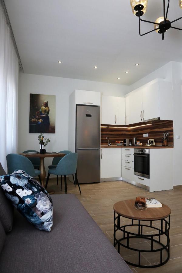 Under The Aqueduct Boutique House *