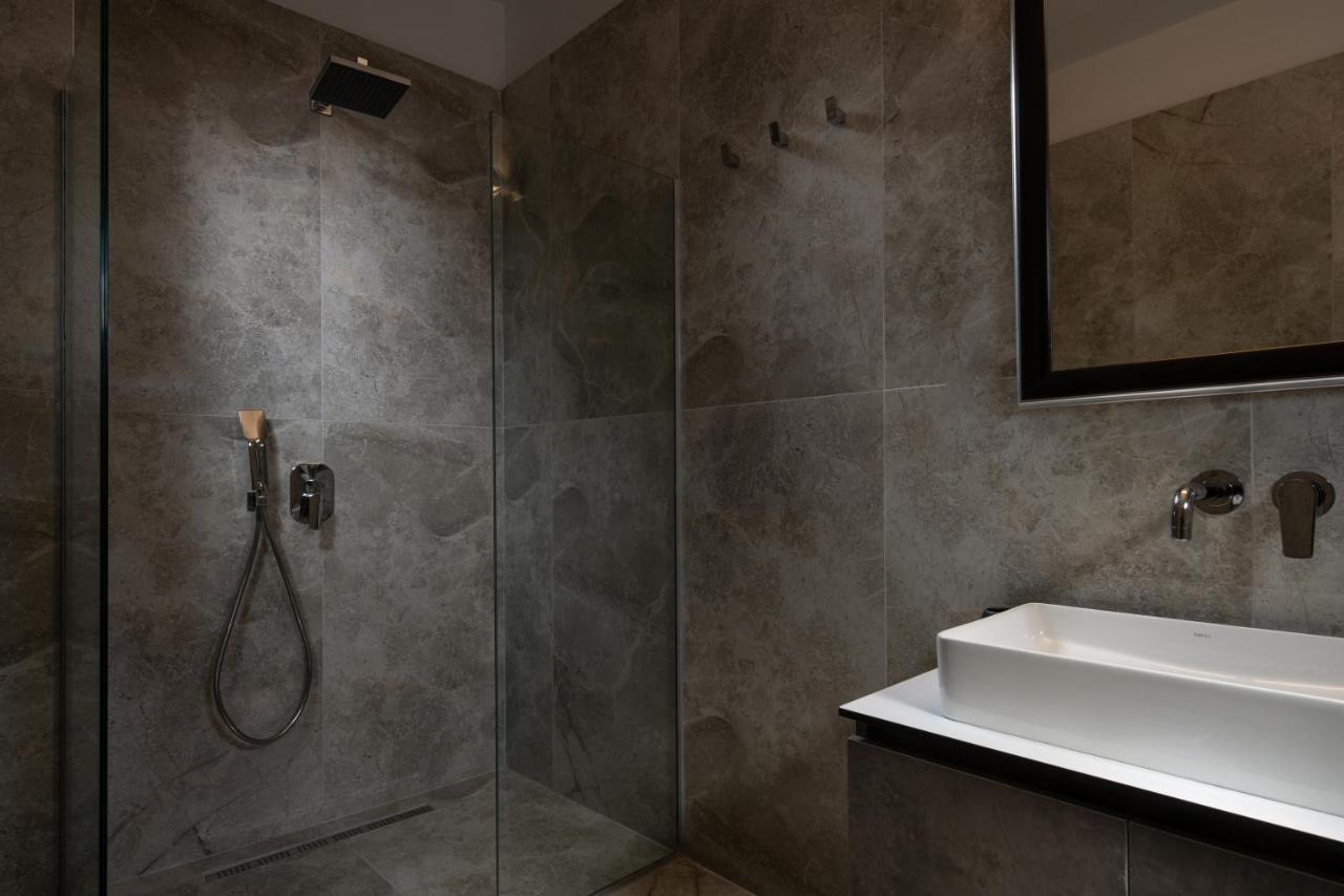 Olenia Luxury 4 Apartment *