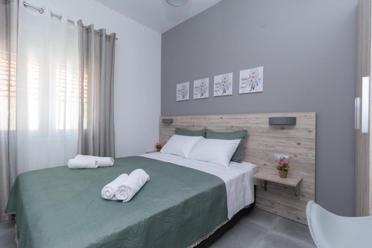 Golden Seaside 2 * Nea Roda