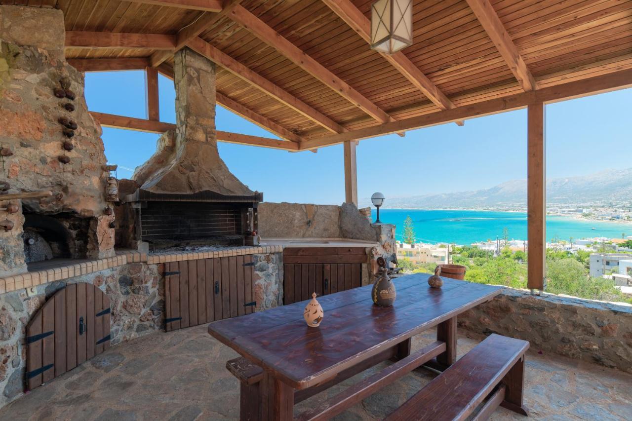 Escape In Blue Villa *