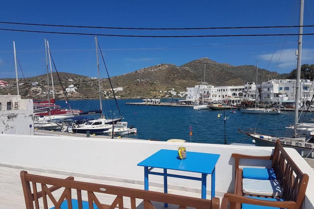 Yacht Front - No 4 Chora (Ios)