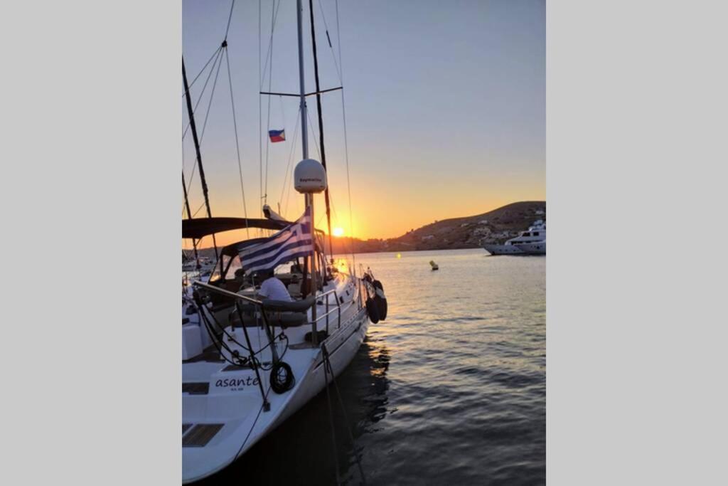 Yacht Front - No 4 Chora (Ios)