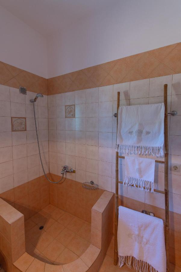 Vasiliki Villa *