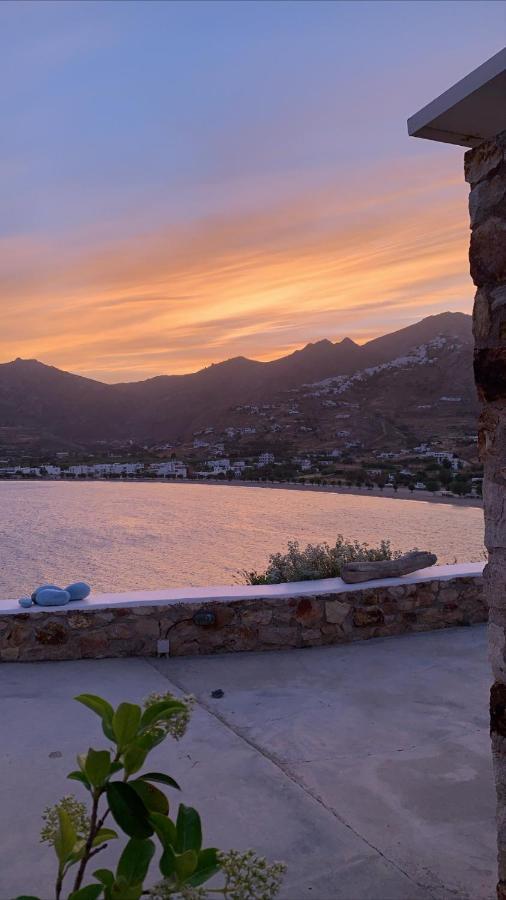 Amfitriti Serifos * Livadi (Serifos)