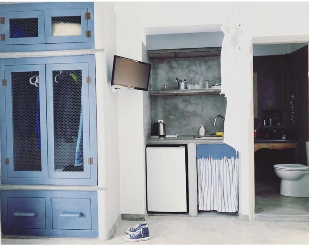 Amfitriti Serifos Livadi (Serifos)