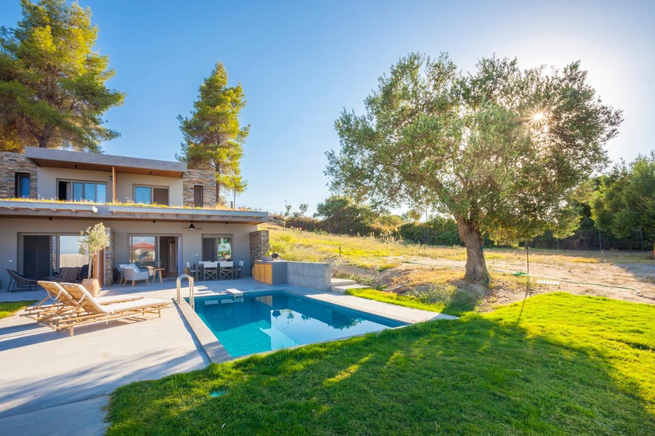 Villa Olive White *