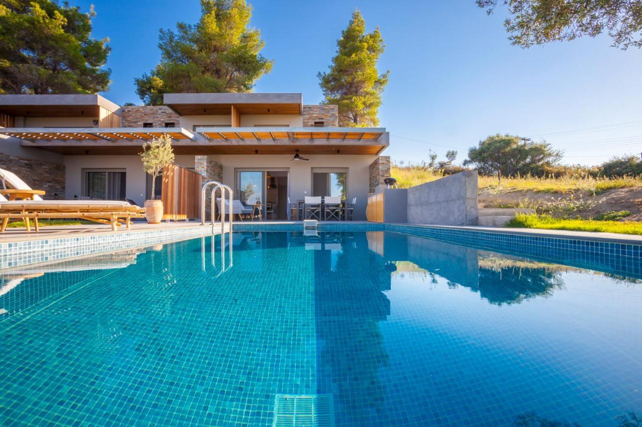 Villa Olive White *