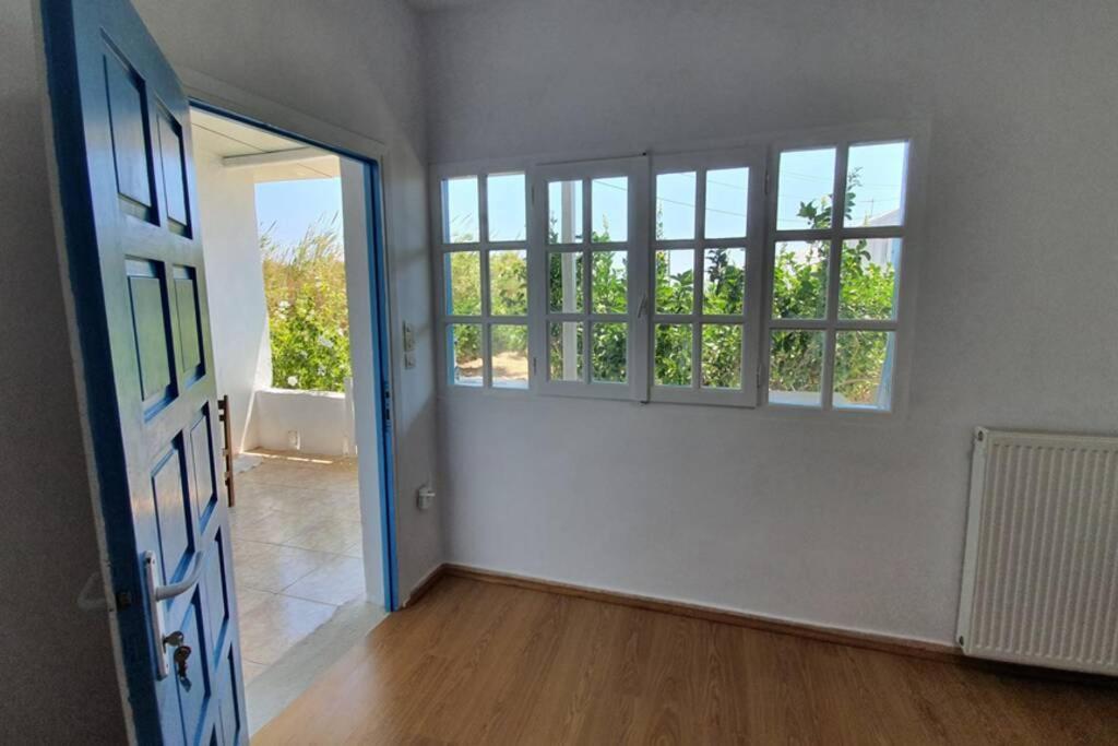 Trollhouse Villa, Golden Apartment Chrisi Akti (Paros)