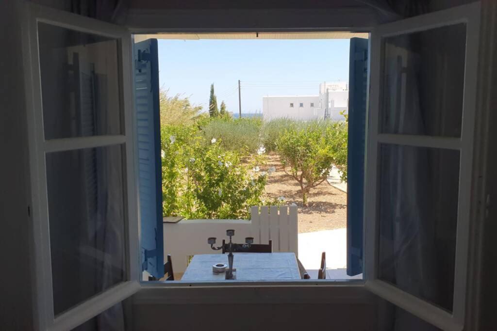 Trollhouse Villa, Golden *
