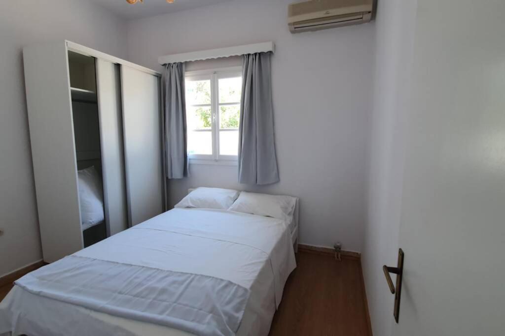 Trollhouse Villa, Golden Apartment
