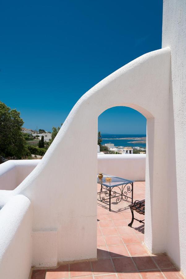 Haritomeni Parikia (Paros)