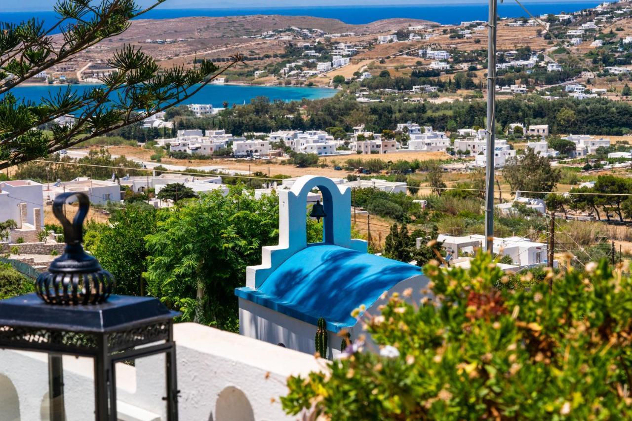 Haritomeni * Parikia (Paros)