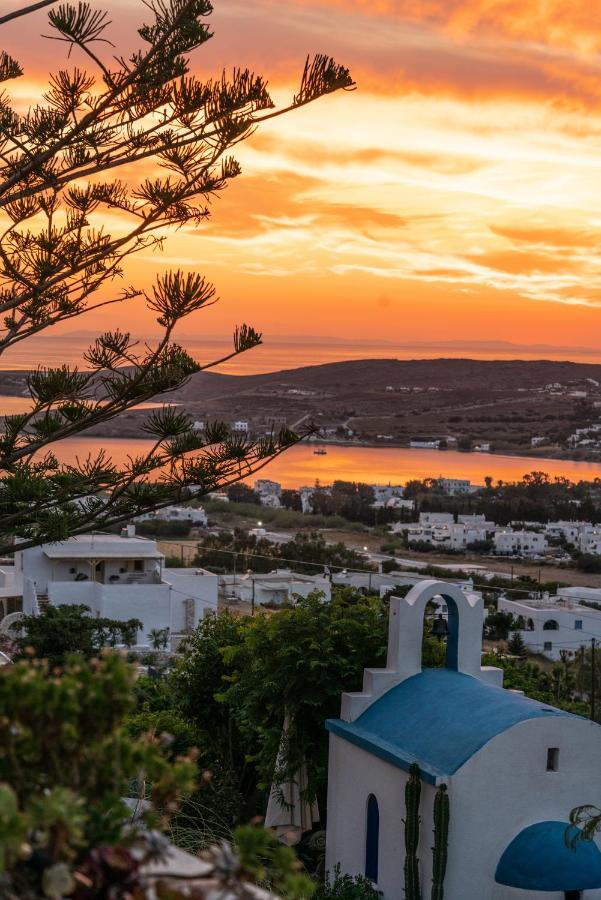 Haritomeni Parikia (Paros)