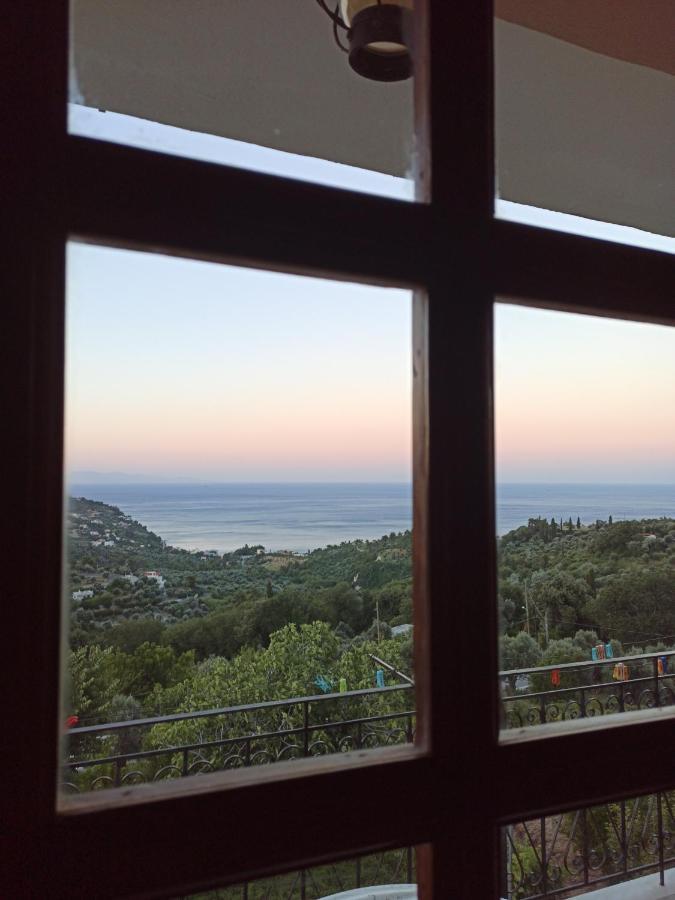 μπαλκόνι του αιγαίου Father's House In Apartment Kymi