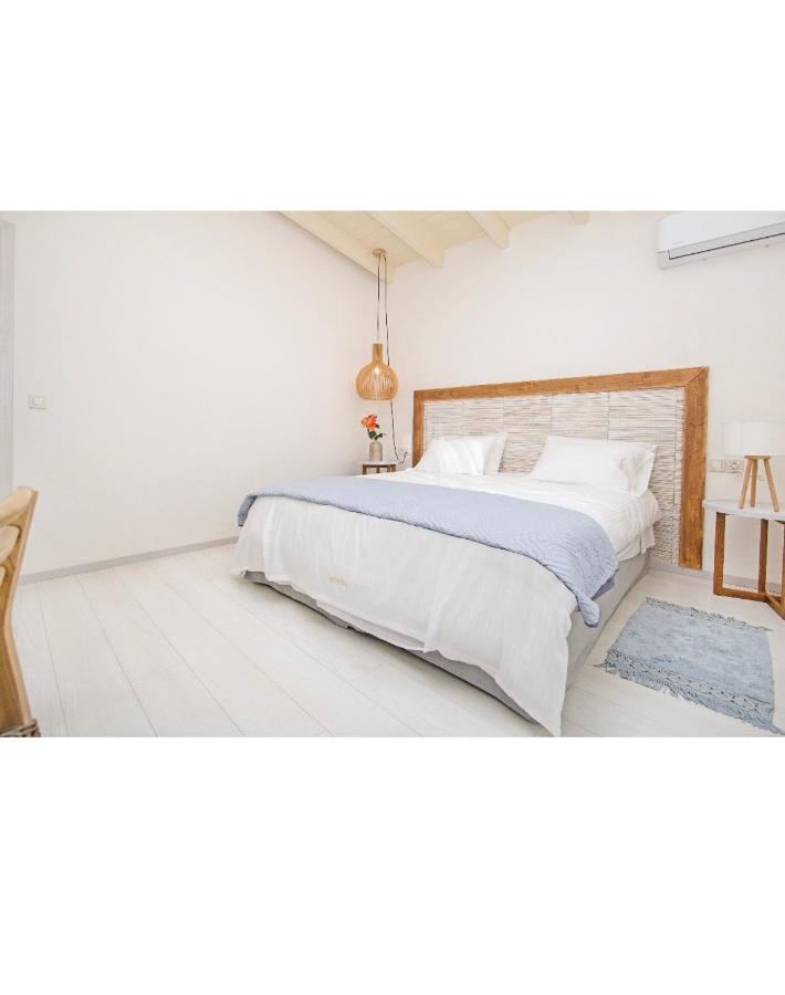 Athena Luxury Mesongi