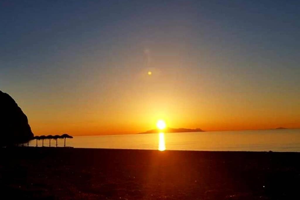 Etoile * Perissa (Santorini)