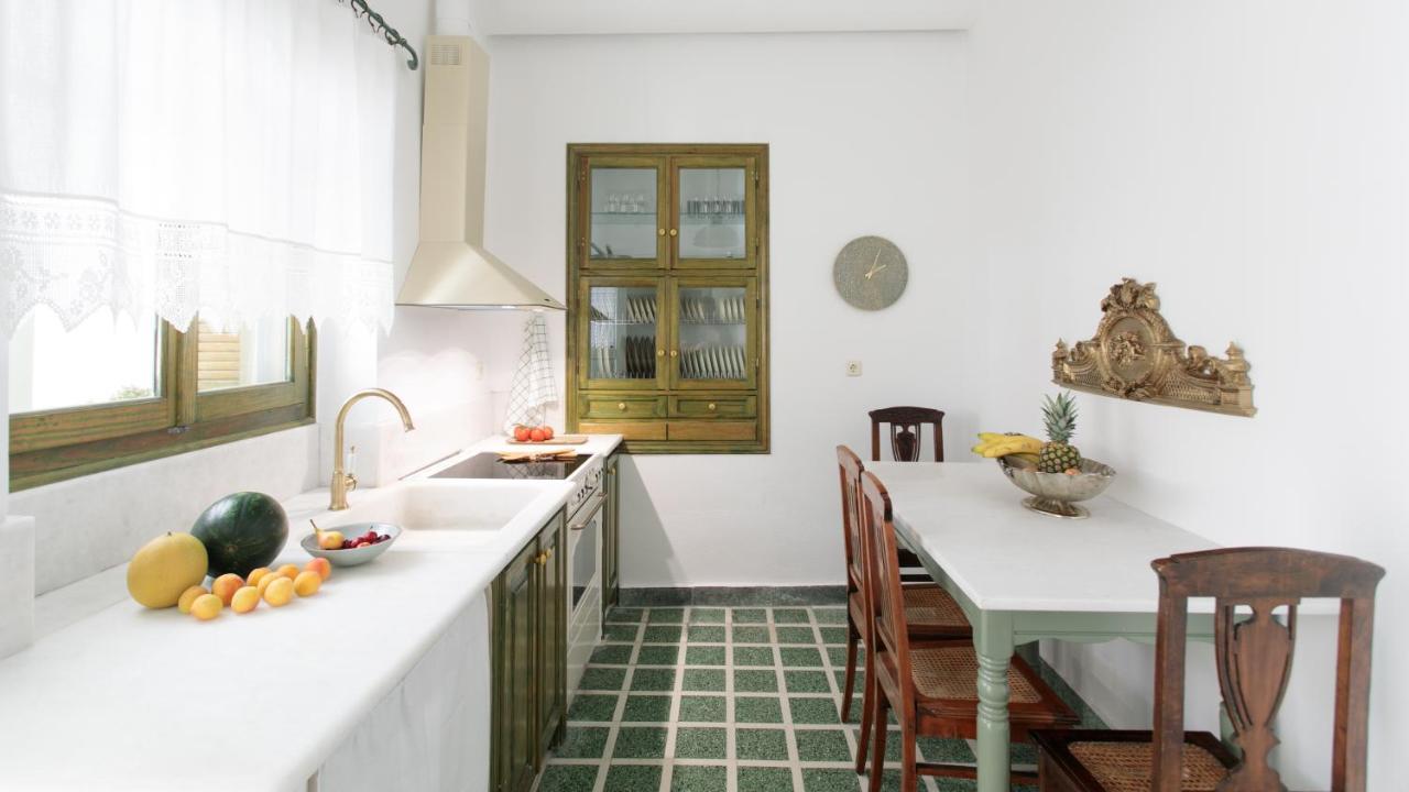 Alma Libre Chora Apartment *