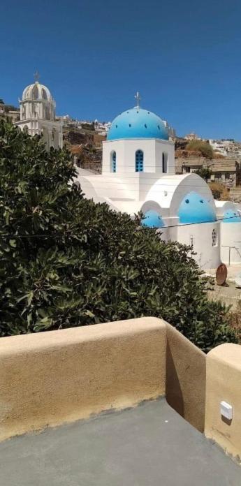 Holiday home Santorinio Yellow House Exo Gonia