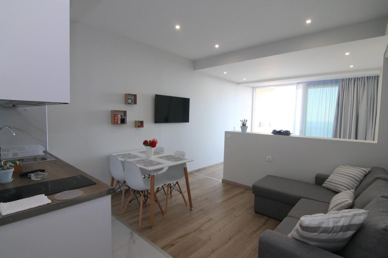 Deluxe Apartment Lakones
