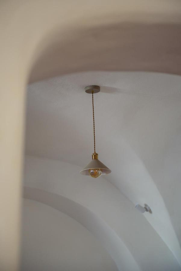 Santorinio Yellow House *