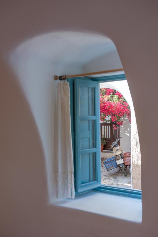 Santorinio Yellow House Holiday home *