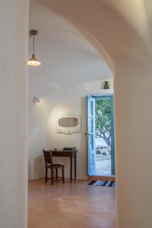 Holiday home Santorinio Yellow House Exo Gonia