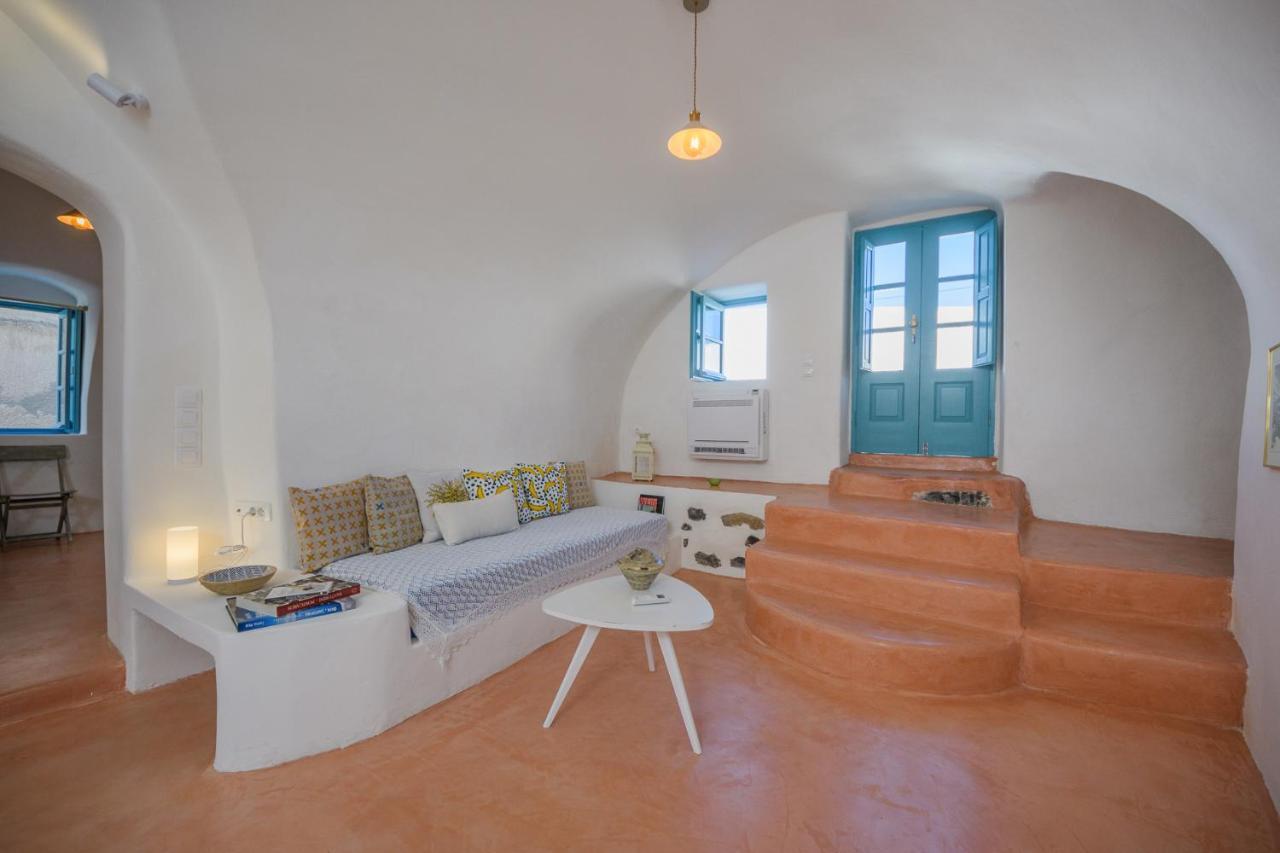 Santorinio Yellow House Holiday home *