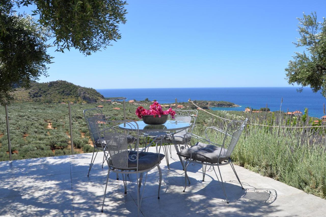 Athina's Stone House In Kardamyli