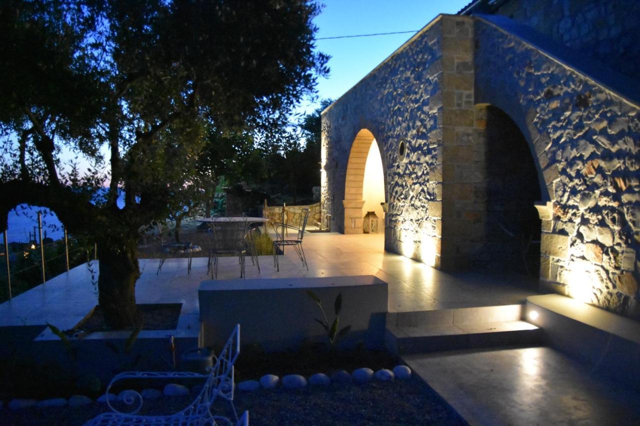 Athina's Stone House In Kardamyli