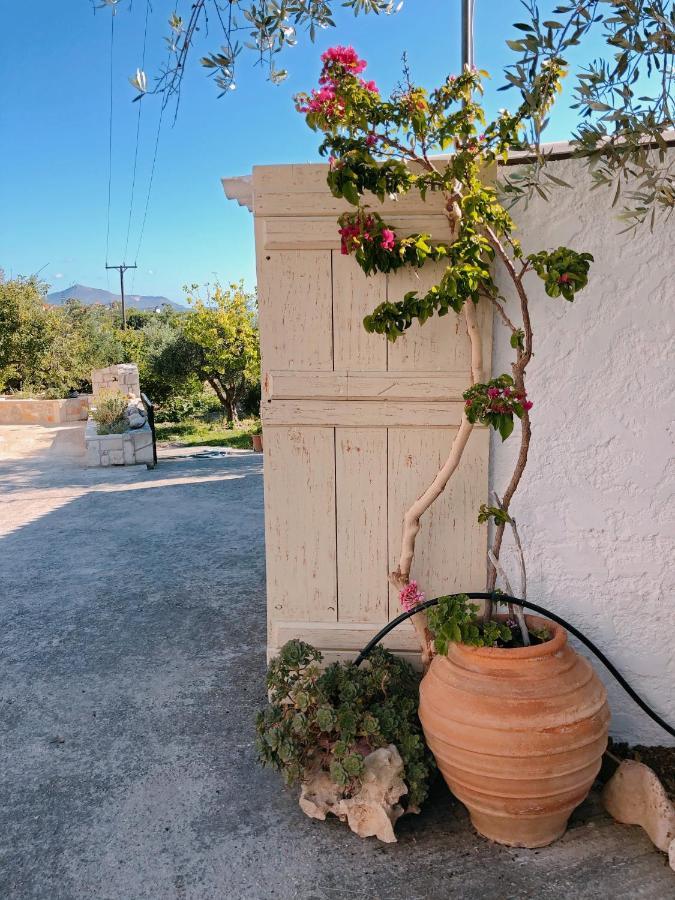Elia's House Traditional & Cozy By 8essentially Kalyves