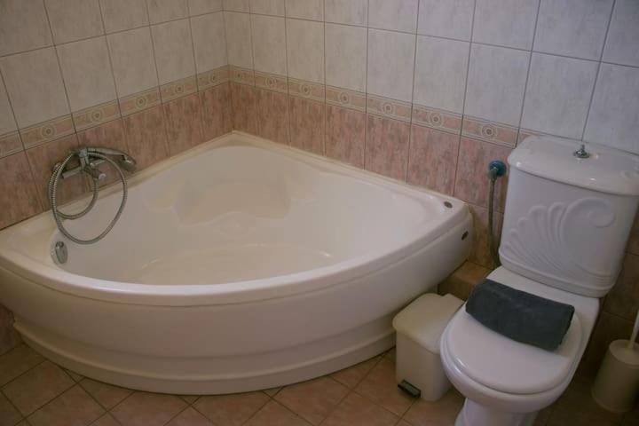Theros Apartment *