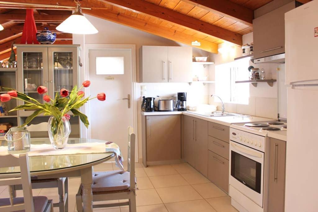 New Independent Loft, 360⁰ View, 5' Beach/center * Kalamata