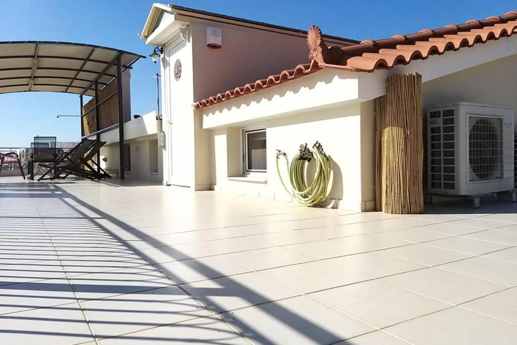 New Independent Loft, 360⁰ View, 5' Beach/center Kalamata
