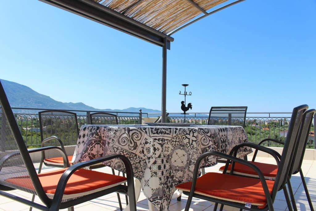 New Independent Loft, 360⁰ View, 5' Beach/center *