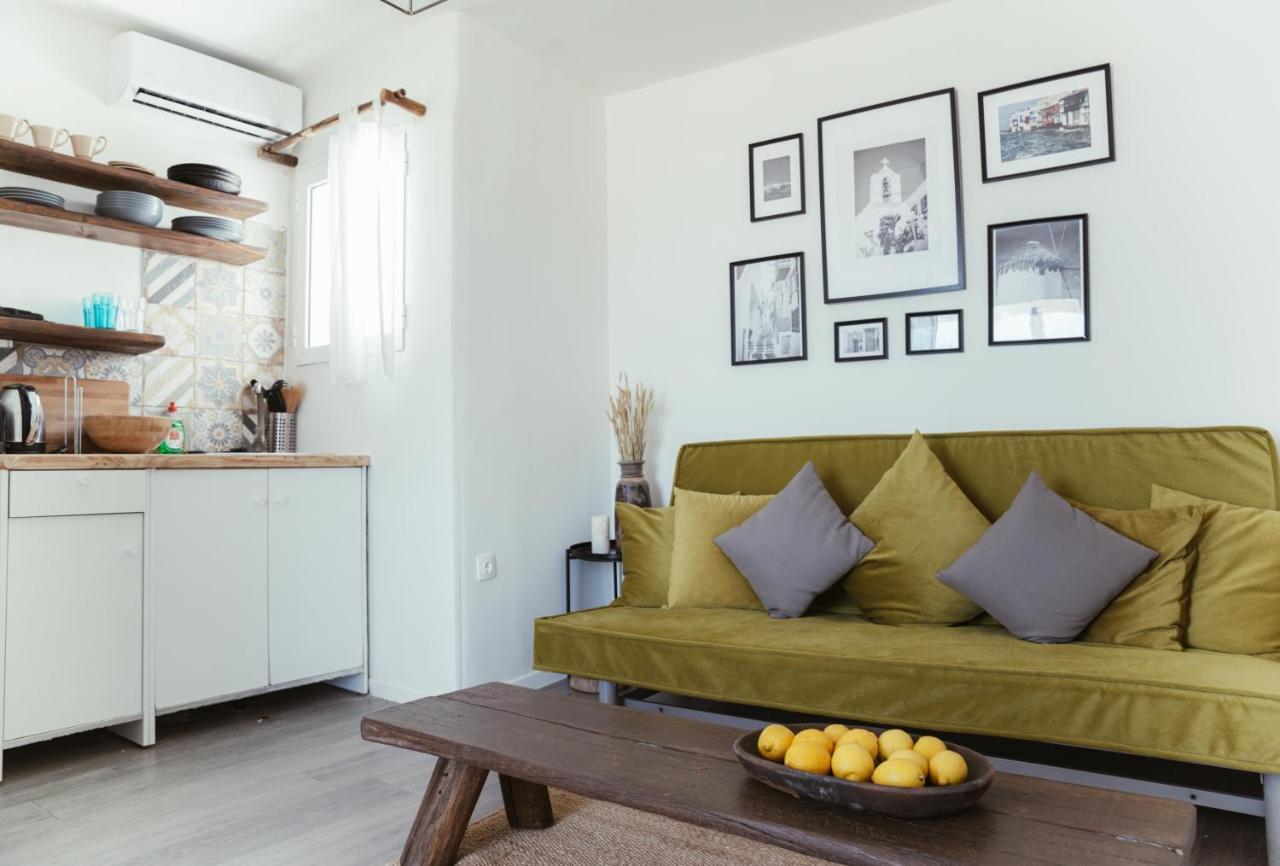 Central Local Living In Mykonos, Main Town Apartment *