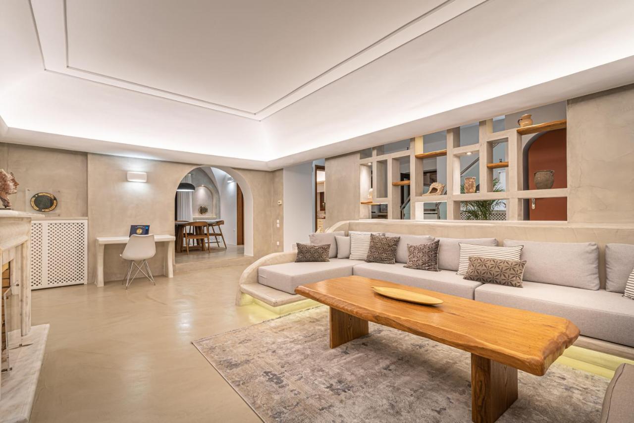 Leon (adults Only) Vourvoulos