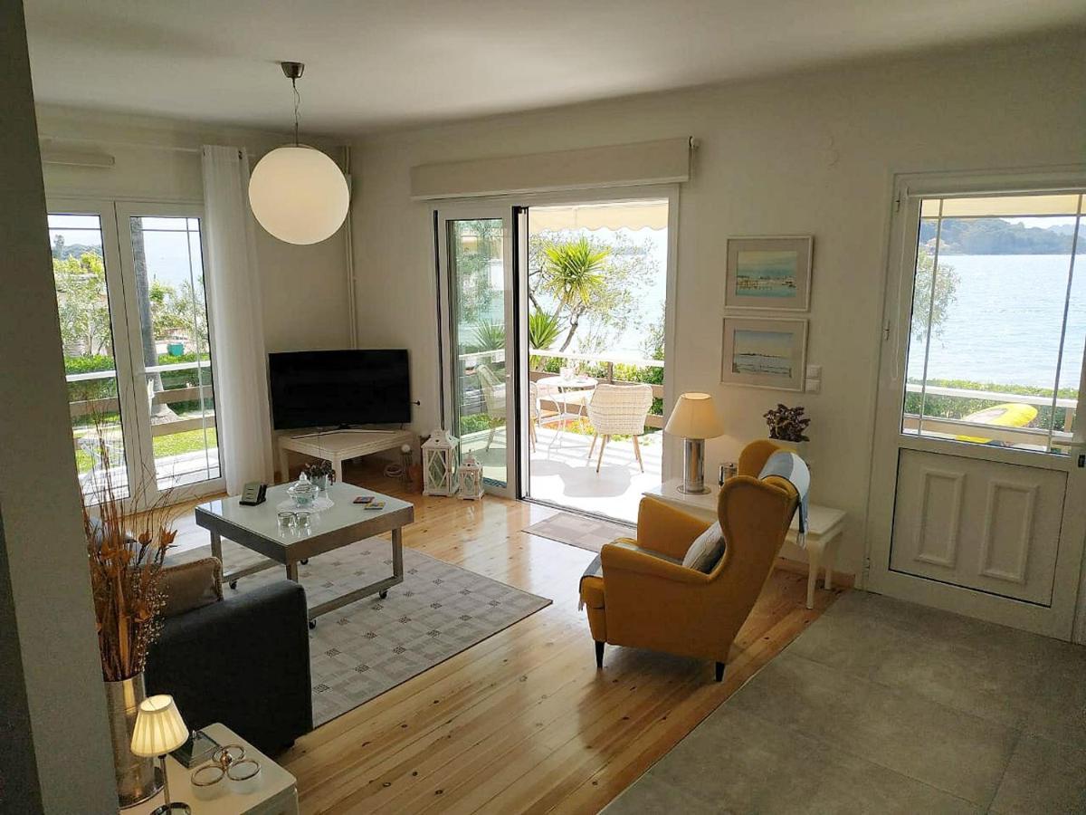 Two Palm Trees Apartment