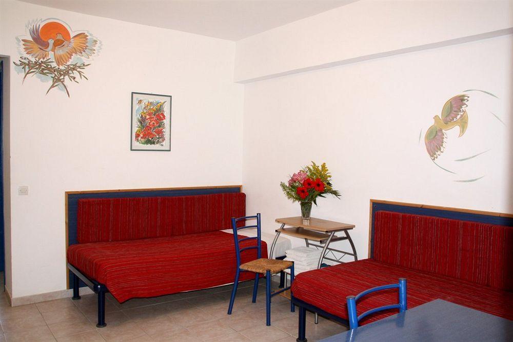 Ekaterini 3*