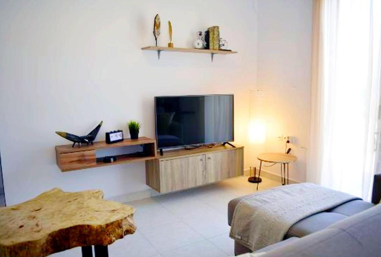 Ocean Breeze Apartment