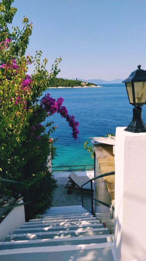 Efi's By The Sea Holiday home *