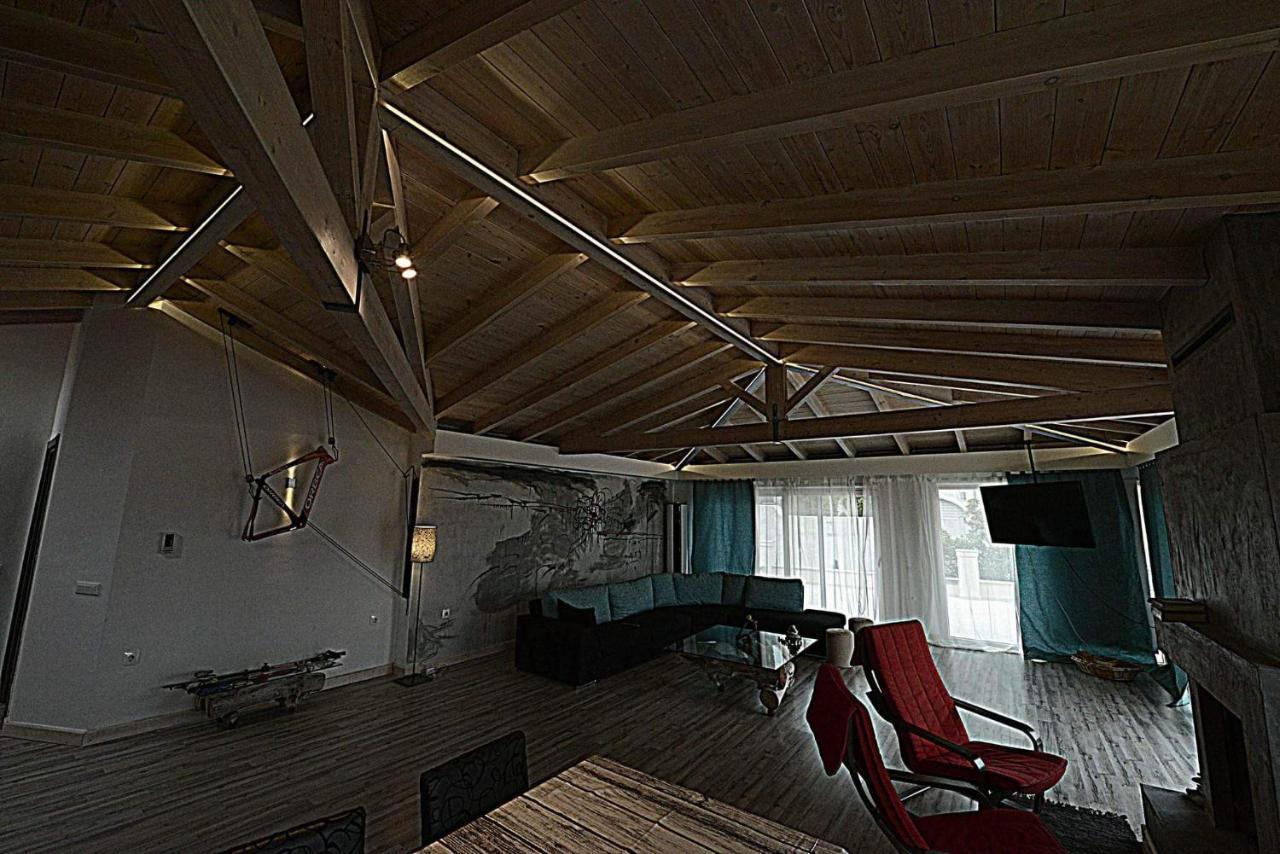 Wood Metal Glass Apartment *